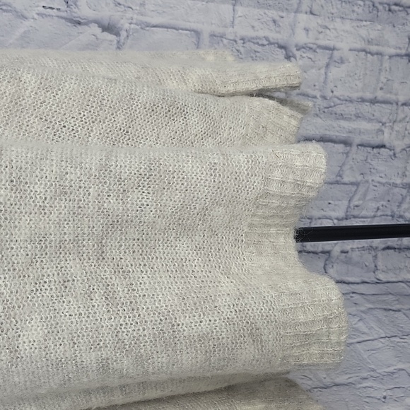 FREE PEOPLE Light Gray Part Alpaca and Mohair Lightweight Sweater XS Ru… - Picture 3 of 8